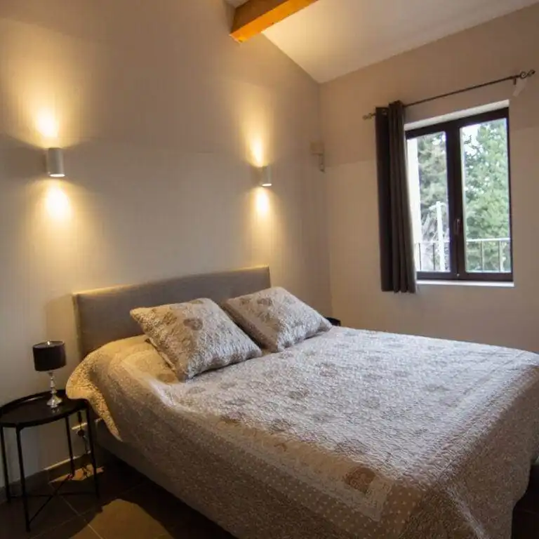 Location appartement vacances dans les Alpilles (07)